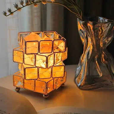 Zooly Himalaya-kristalzoutlamp in kubusvorm met houten voet - 12 x 13 cm, 1 stuk