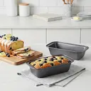 Série de Moules à Gâteau en Acier au Carbone PURECOOK | Gris | Ensemble de 2 Moules à Pain Carrés Antiadhésifs image 4