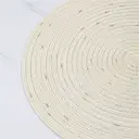 Daikin Lot de 6 sets de table ronds 38 cm en polyester, beige, tissés à la main en coton, nettoyables à l’essuyage, à paillettes, pour fêtes de fin d’année, mariage image 7