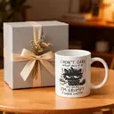 Alphynix 1 Mug blanc 33cl avec "Je me fiche du jour qu'il est" Grumpy Cat & citation café, cadeau humour matinal relatable pour Noël ou Thanksgiving,Le cadeau de la saint-valentin, cadeau d’anniversaire image 4