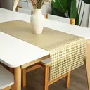 Set de 4 Sets de Table Rectangulaires en PVC Perforé Antidérapants, Résistants à la Chaleur, Imperméables et Lavables, Décoration de Centre de Table Dorée image 4