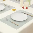 Sets de Sets de Table Vert Menthe Résistants à la Chaleur et Antidérapants pour Table à Manger, Lavables et Durables en PVC Tissé, Lot de 4 image 7