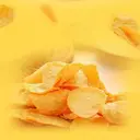 Pringles Chips de pommes de terre saveur écrevisses aux treize épices - 110 g image 2