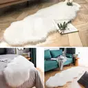 Tapis de Couloir en Peau de Mouton Imitation Laine, 60x150 cm Tapis d'Appoint en Peluche Douce, Tapis de Salon de Courtoisie en Shag Blanc avec Bordure Aspect Daim pour Près du Lit, Couloir image 4