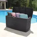 EDA Malle de jardin Gris anthracite SERENA 310 L
Cadenassable avec roulettes - anti étouffement - anti UV
Produit à monter sans outils
Dim.121 x 55 x 66 cm image 2