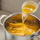 Maxcook 4.3L 304 Stainless Steel Stock Pot (22cm) With Glass Lid and Silicone Handles, Soup Pot for Induction Cooktop, Compatible with All Cooktops MCT1149 image 4