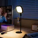 HOMCOM Lampe de bureau LED lampe de table dimmable 5 modes de couleur 10 niveaux de luminosité, protection des yeux, tête orientable, hauteur ajustable, minuterie, port USB, support téléphone, noir image 1