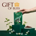 Lindt Lindor Dark Mint 200g image 2