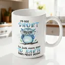 Alphynix Mug blanc 11 oz avec une phrase amusante « Je ne suis pas de petite taille » et un design d'hibou sagesse, cadeau unique et humoristique pour Noël, Thanksgiving, Saint-Valentin ou anniversaire image 1