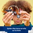 LEGO Super Heroes 76335 Spider-Man et sa moto contre Ghost Rider image 4