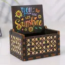 Alphynix Boîte à musique à manivelle vintage, 1 pièce, avec feuille musicale de « You Are My Sunshine » offerte, gravures de papillon et de motifs floraux, souvenir sentimental image 3