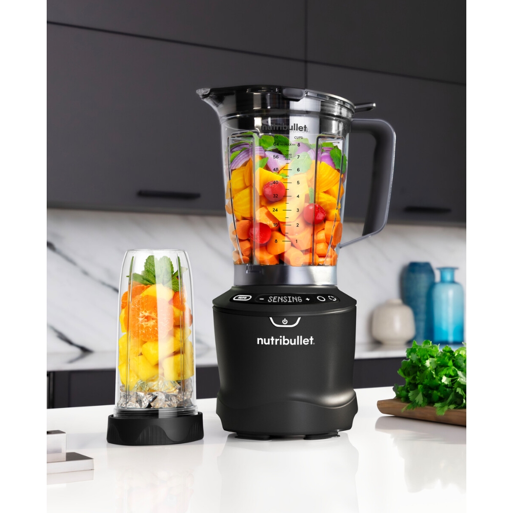 Nutribullet SmartSense NBF550DG, Blender-Set mit 5 variablen Geschwindigkeiten + Impuls, 900 ml und 700 ml Becher, intelligenter automatischer Zyklus, To-Go-Deckel, 1500 W, Schwarz