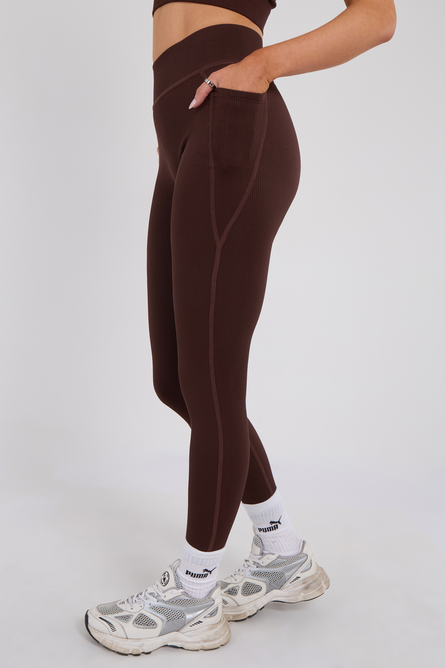 Third Avenue Seamless Fitness Scrunch Leggings, Espresso Brown, M Size