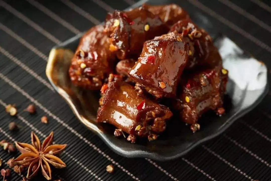 LA WEI JU Duck Neck Spicy Flavour