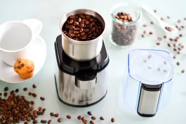 Blaupunkt FCG701 staande mixer - 800 W motor - mengkom van 2,5 liter - snij- en raspschijven - deegblad - veiligheidsvergrendeling