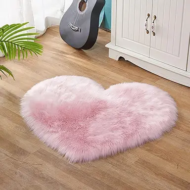 Weicher Faux-Woll-Teppich in Herzförm, 70x80cm flauschiger Shaggy-Akzent-Teppich, niedlicher rutschfester Wurfteppich für Mädchenzimmer, Kinderzimmer, Schlafzimmer-Dekoration (Rosa)