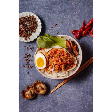 Han Dian Noodle in Spicy Spice Sauce with Minced Pork 280g