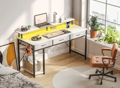 HOCO omkeerbaar gaminghoekbureau met USB-poorten, stopcontacten, LED-strip, lades en documentenrek, monitorplank en opbergvakken, voor thuiswerk