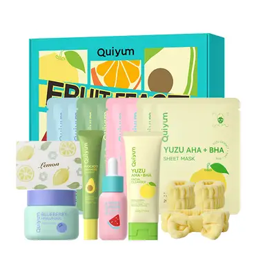 Quiyum Kit de soins aux fruits (11 pièces) - Nettoyant pour le visage 100 g, Crème contour des yeux 20 g, Sérum 30 ml, Crème pour le visage 50 g, Masque pour le visage aux fruits 25 g × 4, avec kit anti-transpiration 3 pièces pour le visage, cadeau pour la Fête des Mères