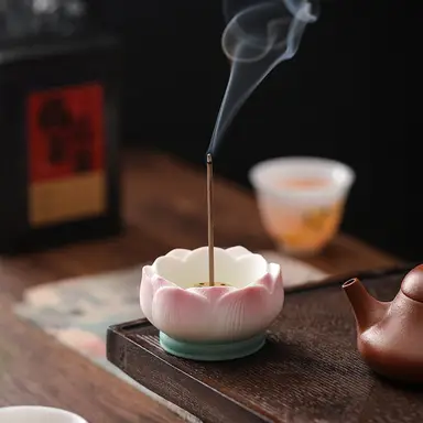 JU7CER 1pc Incense Burner for Home Use Indoor Ceramic Lotus-Shaped Incense Holder Incense Offering Burner Aromatherapy Burner Tea Ceremony Incense Burner Sandalwood Incense Burner Hui Lian Incense Holder
