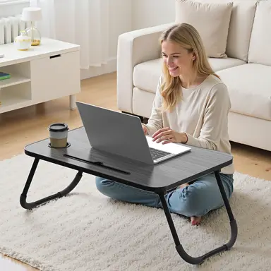 Einklappbarer Tisch für flexible Räume