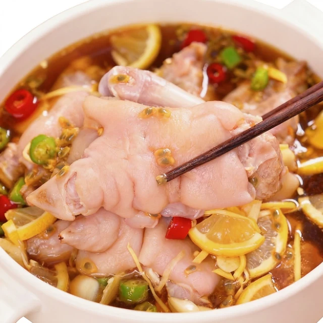 Laweiju Pikante en Zure Varkenspootjes 450g 