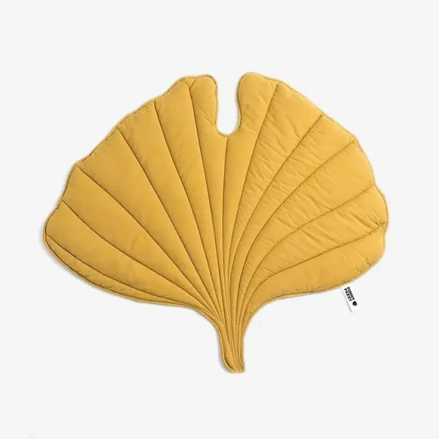 FunnyFuzzy Multi-use Leaf Shape Dog Blanket Yellow