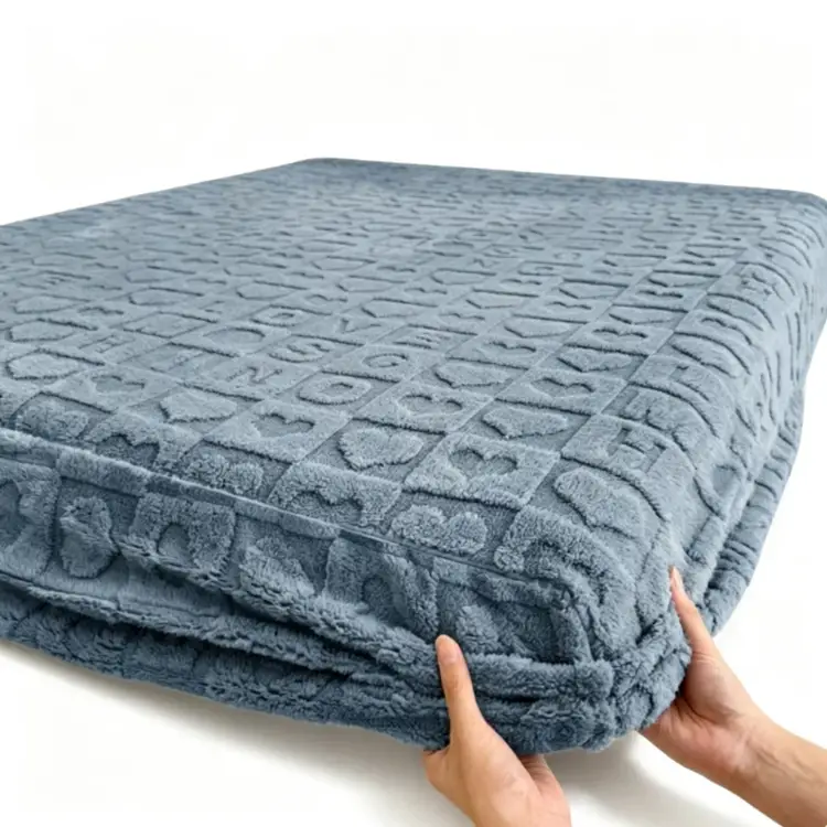 Larmpat Verdicktes Taffeta‑Fleece Spannbettlaken, geprägtes Buchstaben‑Muster, tiefe Taschen rutschfest elastisch, weich flauschig Winter Matratzenbezug Graublau 140 x 200 cm | Laken & Kissenbezüge
