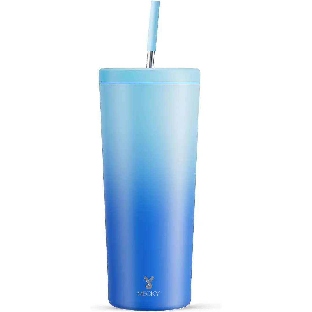 Meoky 24 oz Isolierter Tumbler mit Deckel und Strohhalm, Edelstahl, vakuumisoliert, wärmt 24 Stunden, 100 % auslaufsicher, passt in den Kfz-Becherhalter (Sky), Neujahrssale, Top-Geschenkideen