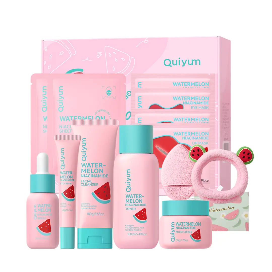 QUIYUM Coffret Watermelon avec nettoyant, lotion tonique, sérum, crème hydratante, masques pour le visage, yeux et lèvres, bandeau et éponge