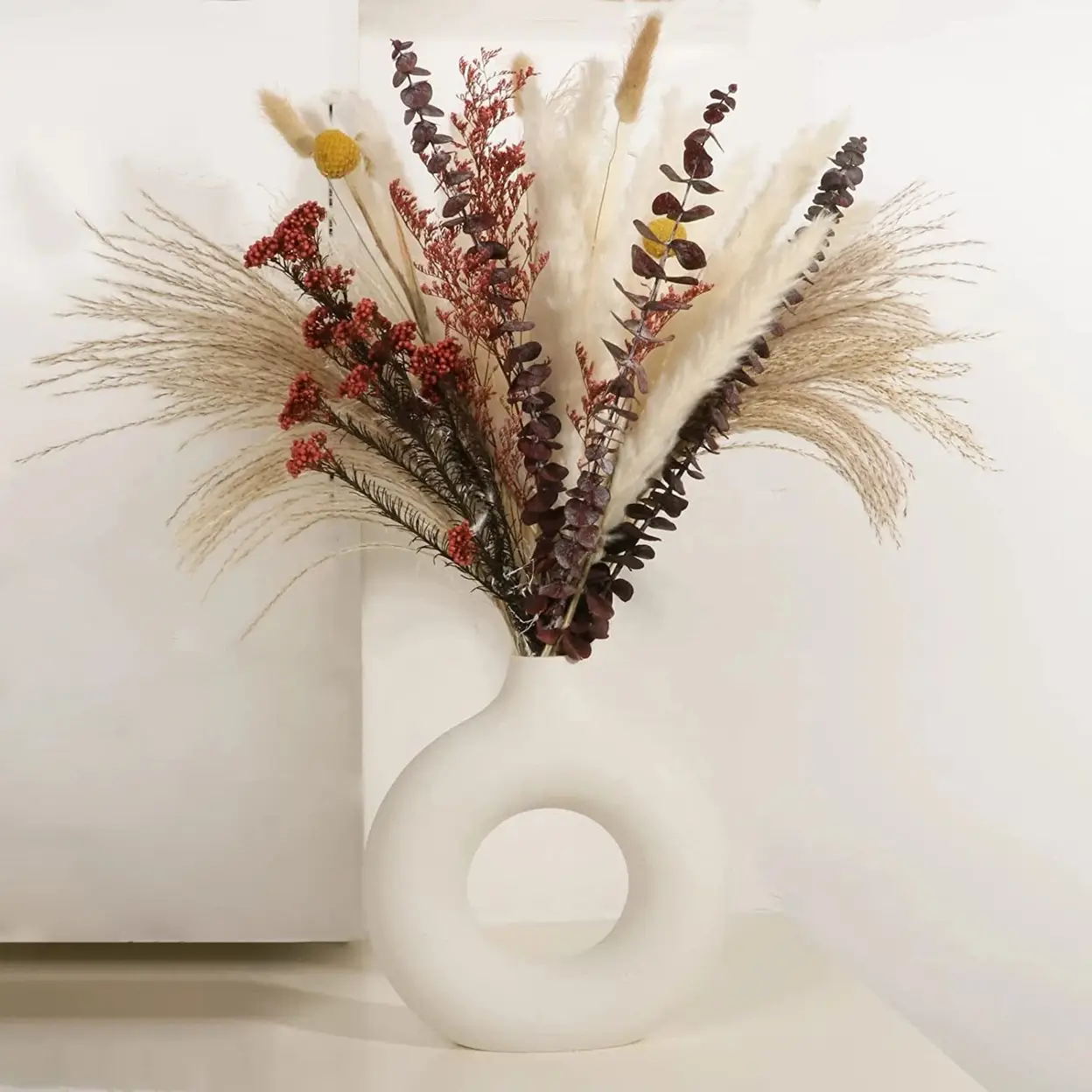 auf rechnung möbel bestellen Klipper Sofa & Sessel von Kastel – Design Loungemöbel fürs Büro | Versace Medusa Head Vase main image 1