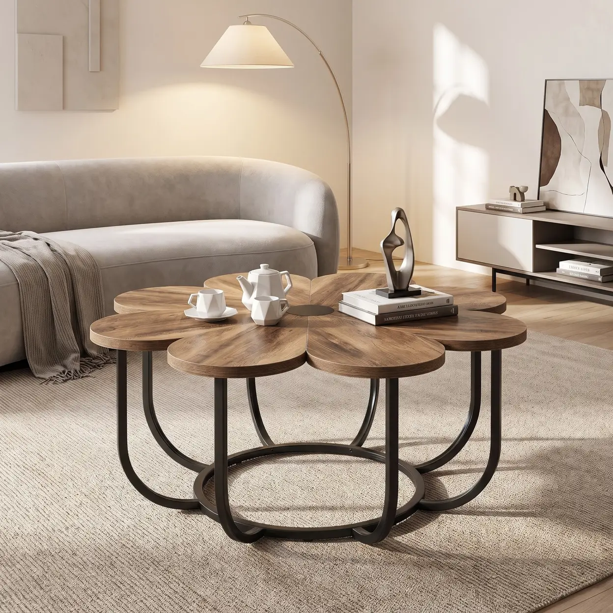 Couchtisch, moderner blumenförmiger Couchtisch mit Kunstmarmorplatte, 100 cm großer floraler Akzenttisch mit Metallrahmen, Sofatisch für Wohnzimmer, Braun und Schwarz | Couchtische & Beistelltische