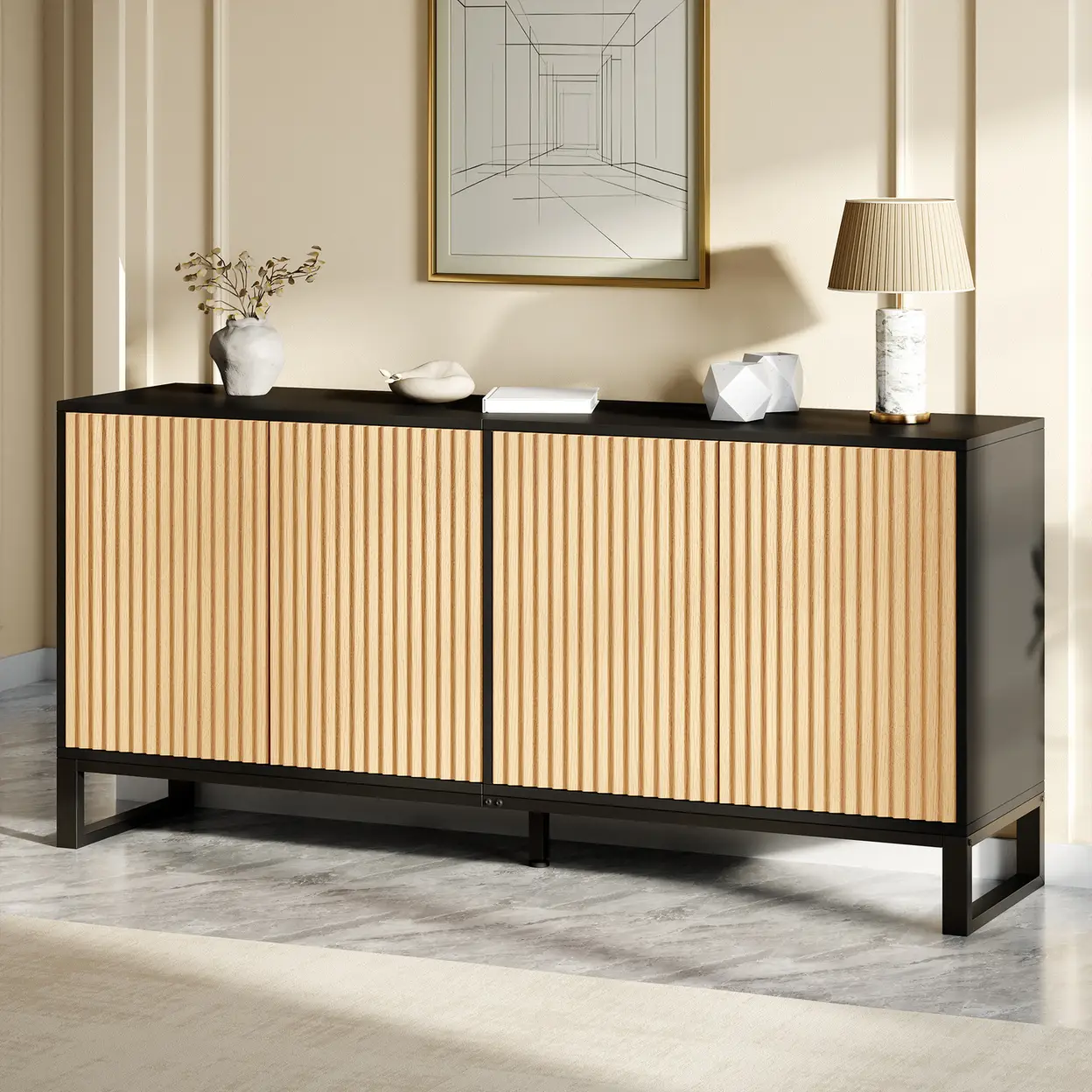 Sideboard Schuhschrank vertikal geriffelte 4 SchwenktĂŒren höhenverstellbare Einlegeböden schwarzer Korpus Flur Esszimmer Wohnzimmer Stauraumschrank | Aufbewahrungs- & VitrinenschrĂ€nke