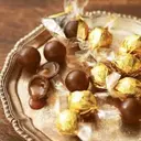 WILLIE'S CACAO Sea Salt Caramel Pearls Milk Chocolate 150g image 2