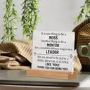 【3 € de réduction dès 10 €】Alphynix 1 pièce Plaque de reconnaissance à triple rôle, « BOSS MENTOR & LEADER LIKE YOU » Support d'affichage en acrylique avec base en bois, Cadeau parfait pour la retraite ou la promotion d'un manager image 2
