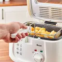 Swan Deep Fat Fryer with Viewing Window - 2.5L, 1800W, White, Easy Clean, Adjustable Temperature Control, SD6080N image 3