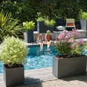 EDA Jardinière VOLCANIA Beige Calcaire  
Double paroi - avec zone de rétention d'eau
Dim. 99,5 x 39,5 x 43,5 cm - Volume 98 L image 2