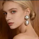 Boucles d'oreilles pendantes VoxorAI argentées, inspirées de Chanel, en forme de larme française et perles, puces d'oreilles, pour toutes les saisons image 4