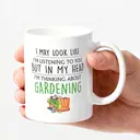Alphynix 1 33cl Gartenarbeitstasse, Kaffeetasse, Geburtstagsgeschenk lustiges Gartenarbeitgeschenk, Gartenarbeitstasse, lustige Gartenarbeitgeschenke für Frauen, Männer, sie, ihn, Gartenliebhaber, Gärtnergeschenk, Pflanzenliebhabertasse,Le cadeau de la saint-valentin, cadeau d’anniversaire image 2