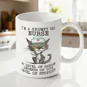 Alphynix 1 Mug céramique blanc 33cl avec une Infirmière Grumpy Cat avec stéthoscope, cadeau parfait pour les vrais professionnels médicaux honnêtes cette saison de fêtes,Le cadeau de la saint-valentin, cadeau d’anniversaire image 1
