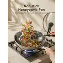 PURECOOK Wok antiadhésif - wok sans Téflon, antiadhésif en acier inoxydable, wok avec couvercle, moins de fumée - Essentiels de la cuisine, cuisson, friture - compatible gaz/induction/électrique, 32 cm (avec couvercle) image 1