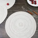 Lot de 6 sets de table ronds tressés en coton et polyester, lavables et résistants à la chaleur, diamètre 38 cm – Blanc image 1