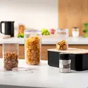 Bodum TWIN 2-in-1 Salt and Pepper Grinder - Black image 4