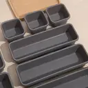 WhereHike Boîtes organisatrices pour tiroirs avec système de séparateurs intégrés et ajustables en plastique - Gris charbon image 2