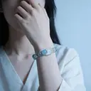 VoxorAI L8 Bracelet en cristal, porte-bonheur et prospérité - Blanc neige sur le genévrier  image 1