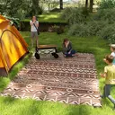 Outsunny Tapis d'extérieur réversible 1,8 x 2,7 m, tapis de sol au motif mur géométrique en PP, sac de transport inclus, résistant aux intempéries, rouge et blanc image 1