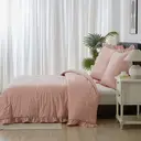 MEEALLHOME Parure de lit vintage à volants rose - 1 housse 200 x 200 cm et 2 taies 65 x 65 cm image 2
