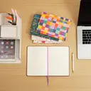 Jubiluu Carnet ligné A5 à couverture rigide texturée avec marque-pages et élastique - Pink Marble image 8