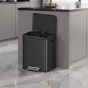 JOYFURNOS Poubelle de cuisine à 2 compartiments avec couvercle à fermeture douce, poubelle de recyclage en acier avec seaux intérieurs et pédale large, noir image 4