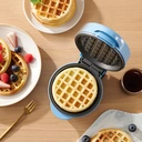ochama Mini Gaufrier 550W Antiadhésif, Cuisson Uniforme Double Face, Appareil à Petit-Déjeuner Compact pour Gaufres Maison, Cuisine et Goûter image 1